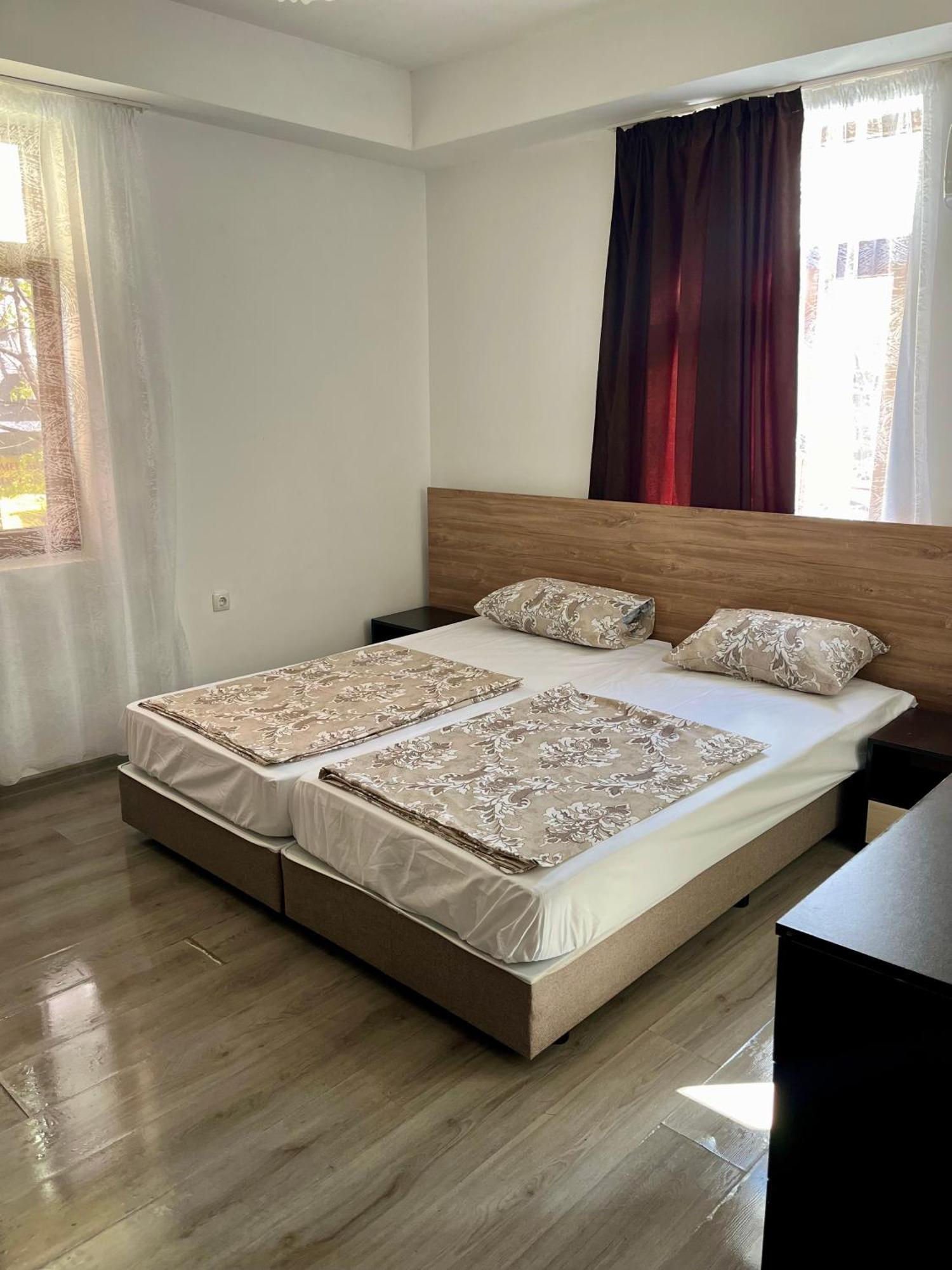En-Suite Rooms: Novа Guesthouse In Sofia Center Ngoại thất bức ảnh