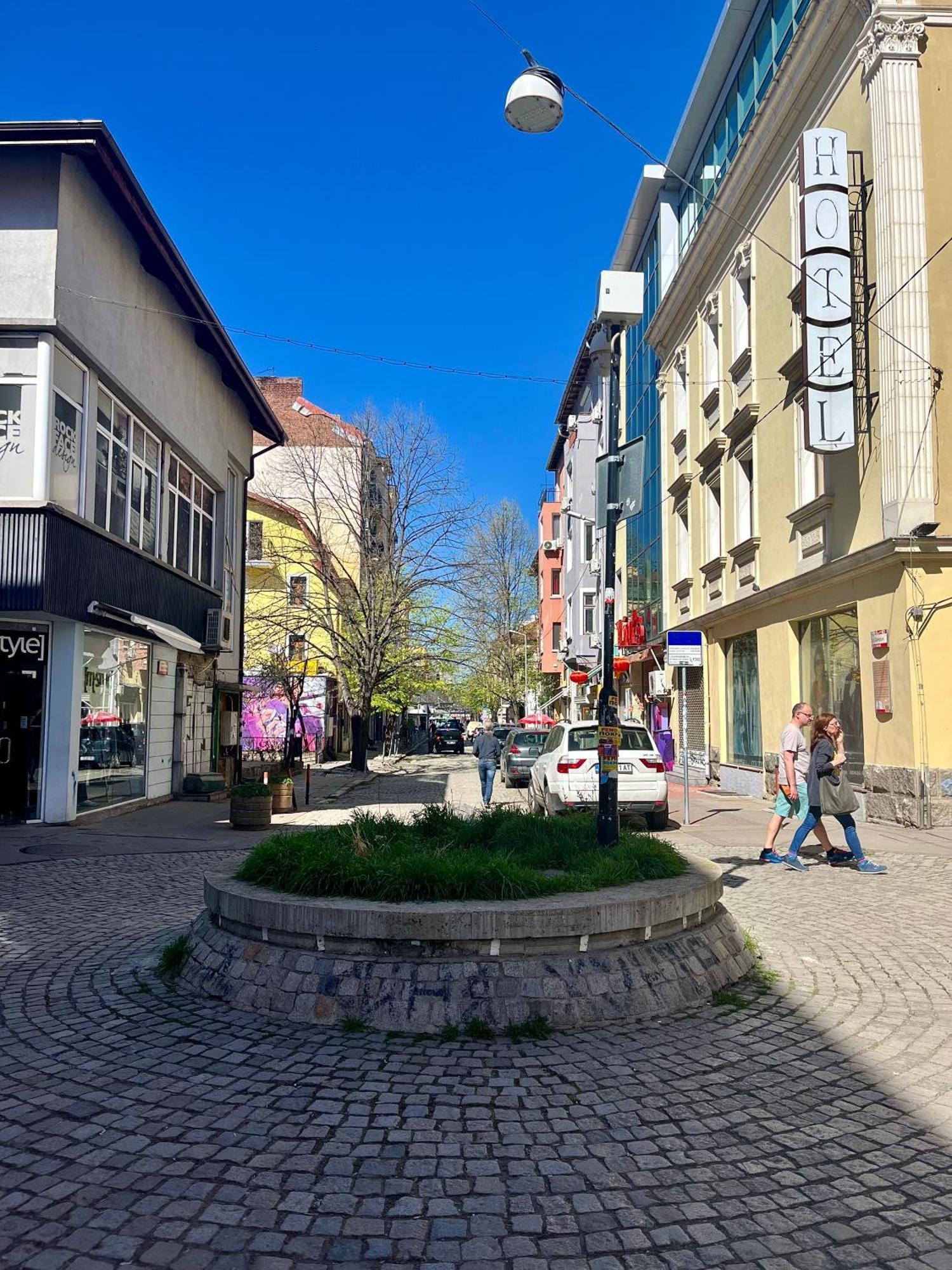 En-Suite Rooms: Novа Guesthouse In Sofia Center Ngoại thất bức ảnh