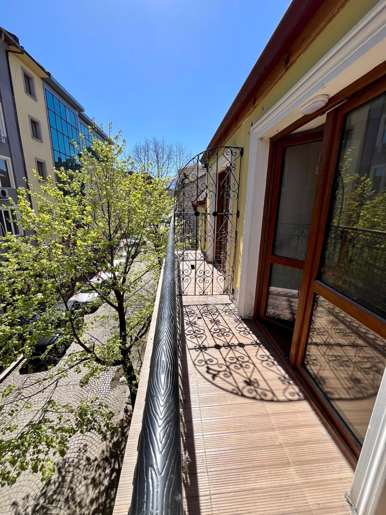 En-Suite Rooms: Novа Guesthouse In Sofia Center Ngoại thất bức ảnh