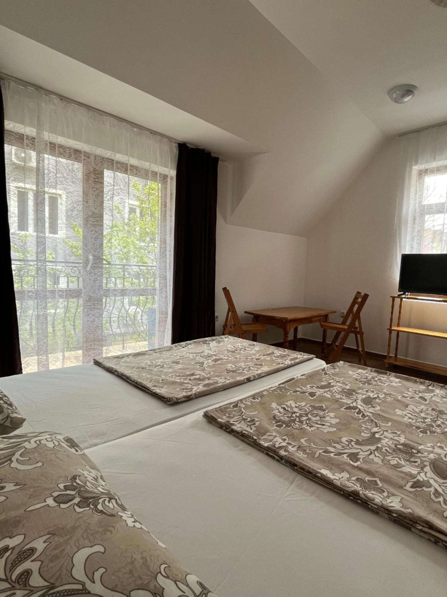 En-Suite Rooms: Novа Guesthouse In Sofia Center Ngoại thất bức ảnh