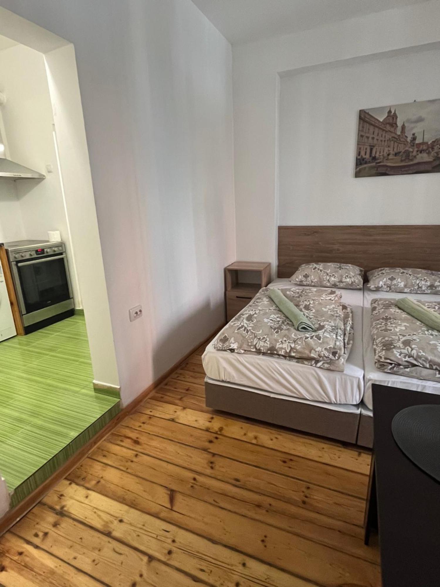 En-Suite Rooms: Novа Guesthouse In Sofia Center Ngoại thất bức ảnh
