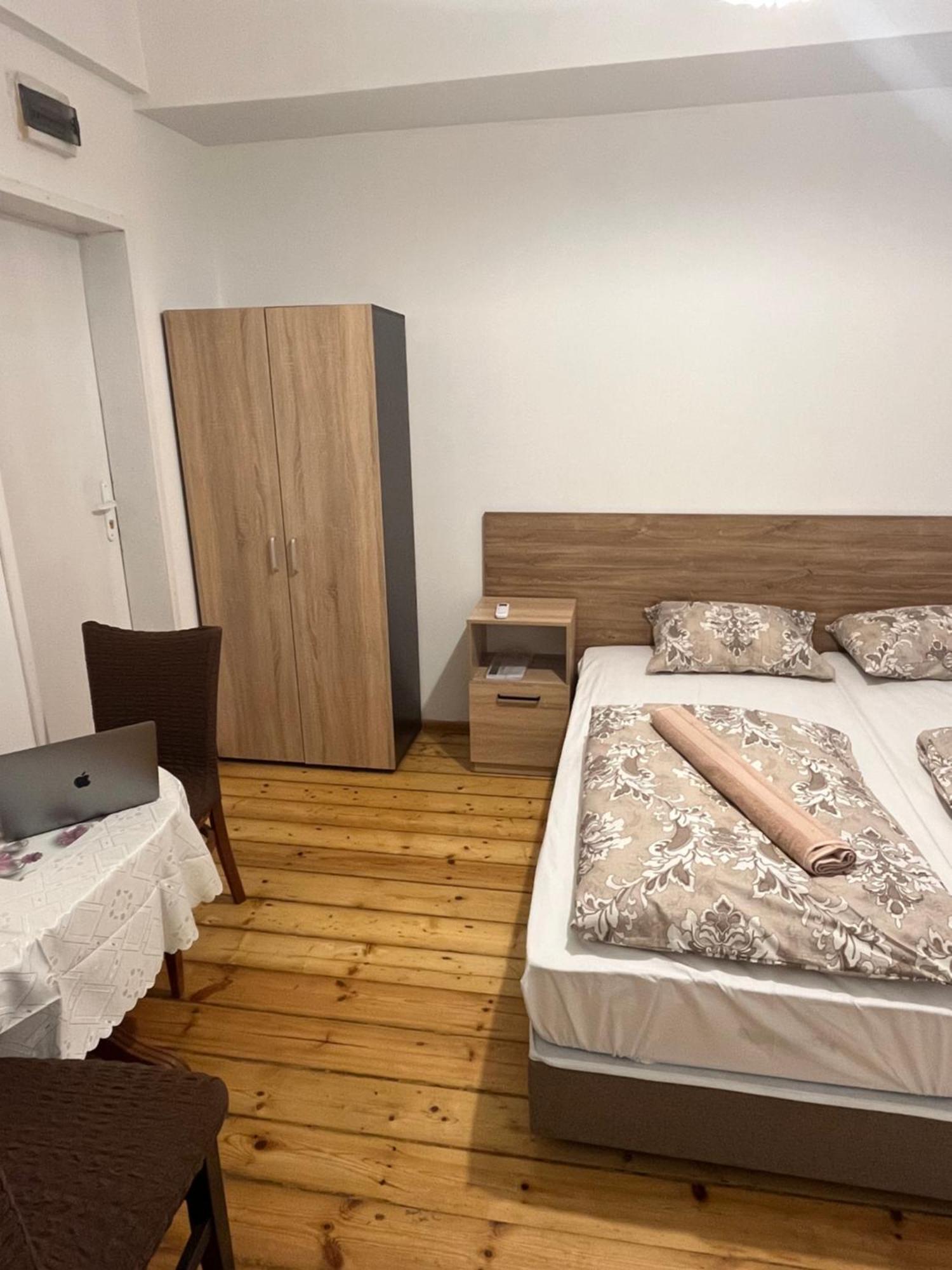 En-Suite Rooms: Novа Guesthouse In Sofia Center Ngoại thất bức ảnh