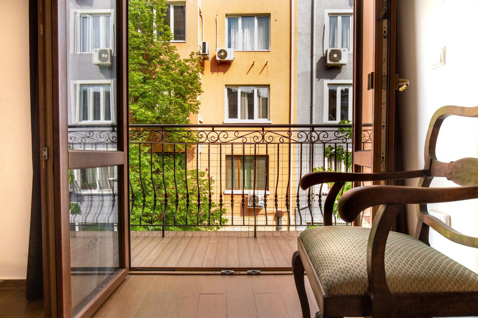 En-Suite Rooms: Novа Guesthouse In Sofia Center Ngoại thất bức ảnh