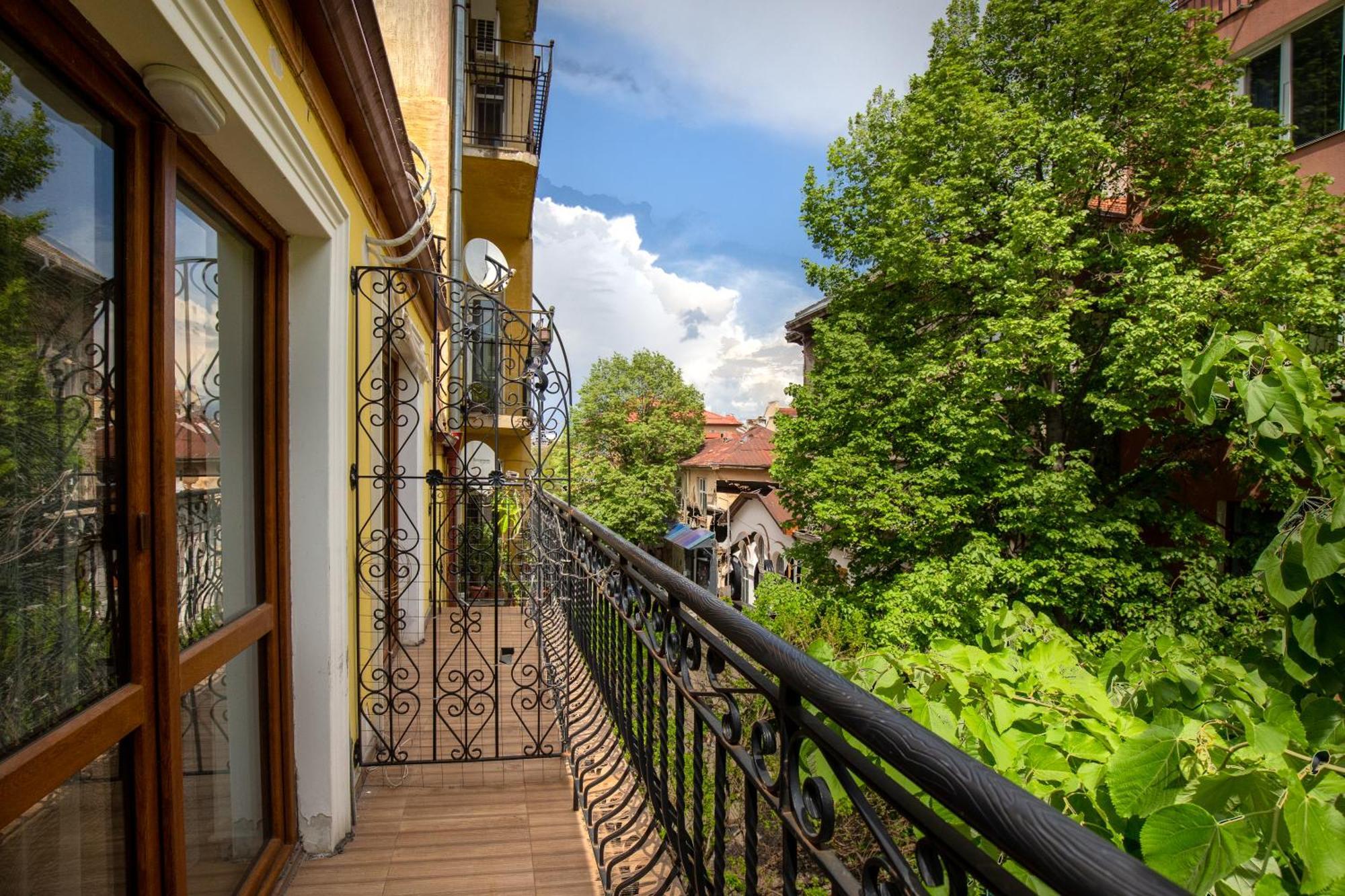 En-Suite Rooms: Novа Guesthouse In Sofia Center Ngoại thất bức ảnh